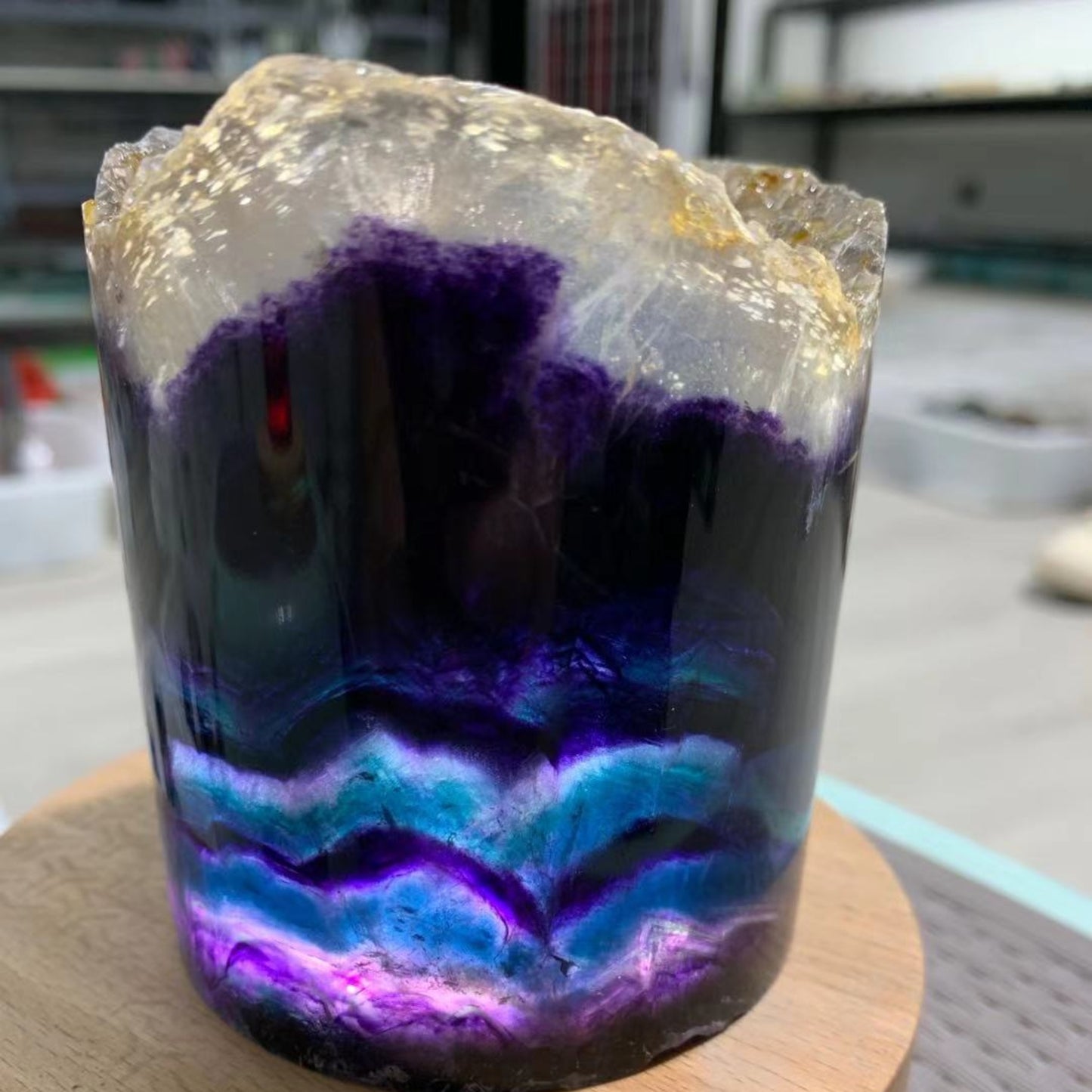 Fluorite lamp bucket